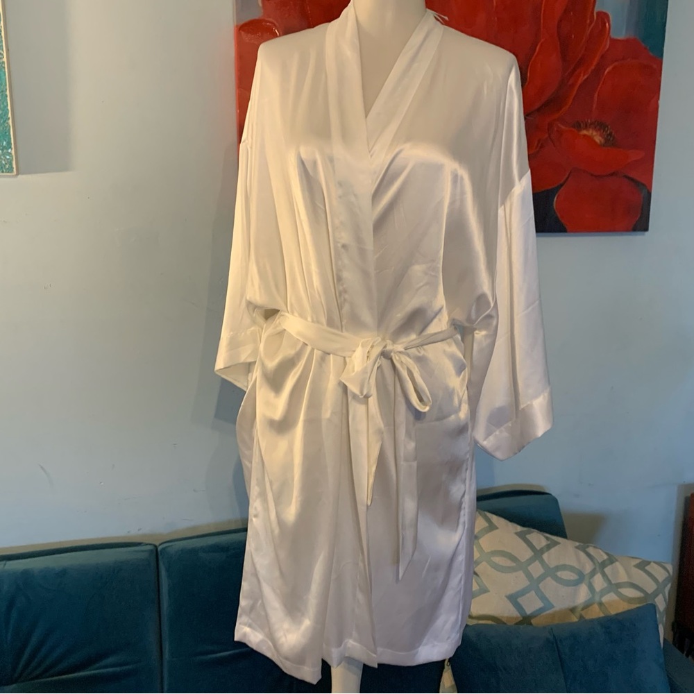 Victoria's Secret White Bride Satin Robe with Rhinestone Script - Picture 2 of 8
